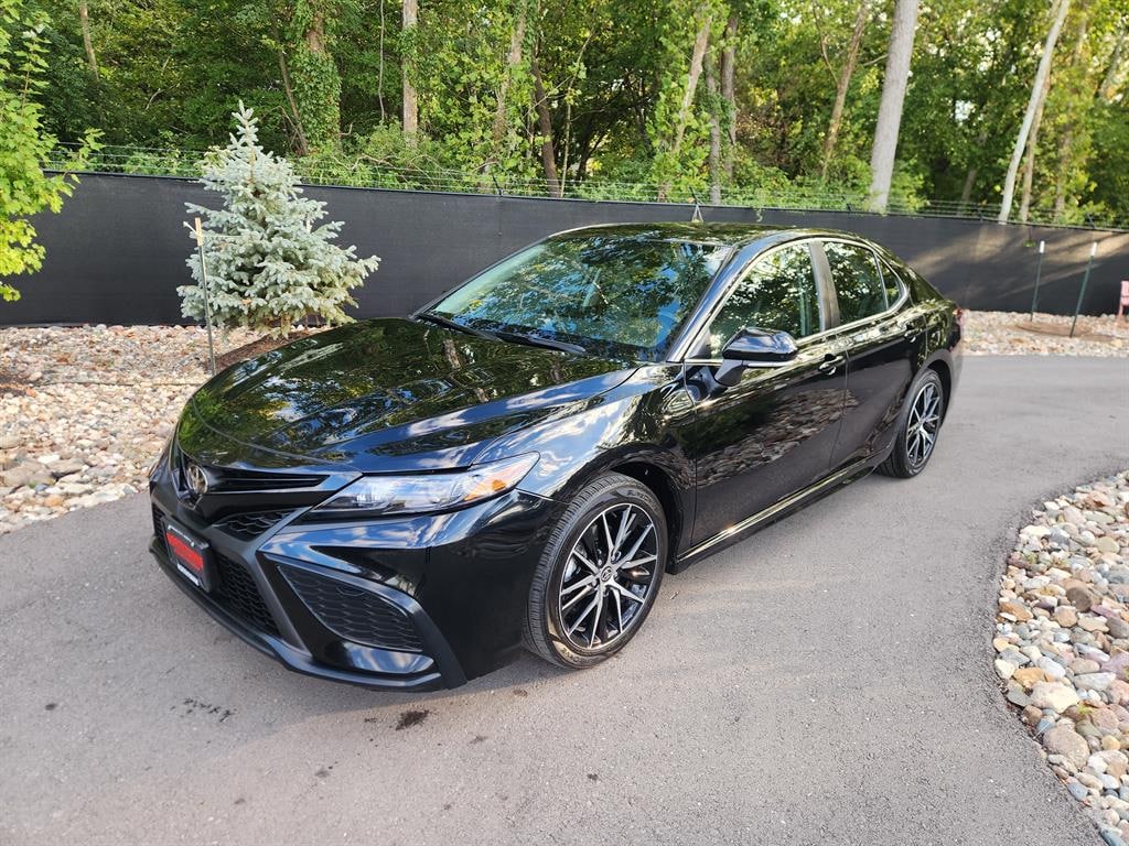 Used 2024 Toyota Camry SE Sedan