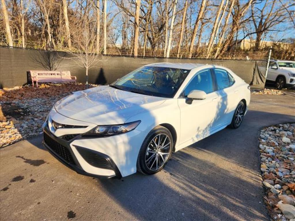 Used 2024 Toyota Camry SE Sedan
