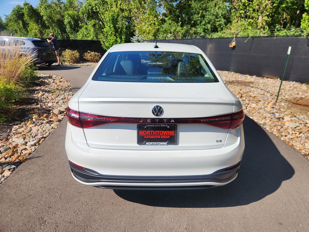 2025 Volkswagen Jetta 1.5T SE photo 3