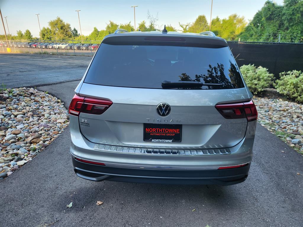 2023 Volkswagen Tiguan SE photo 4