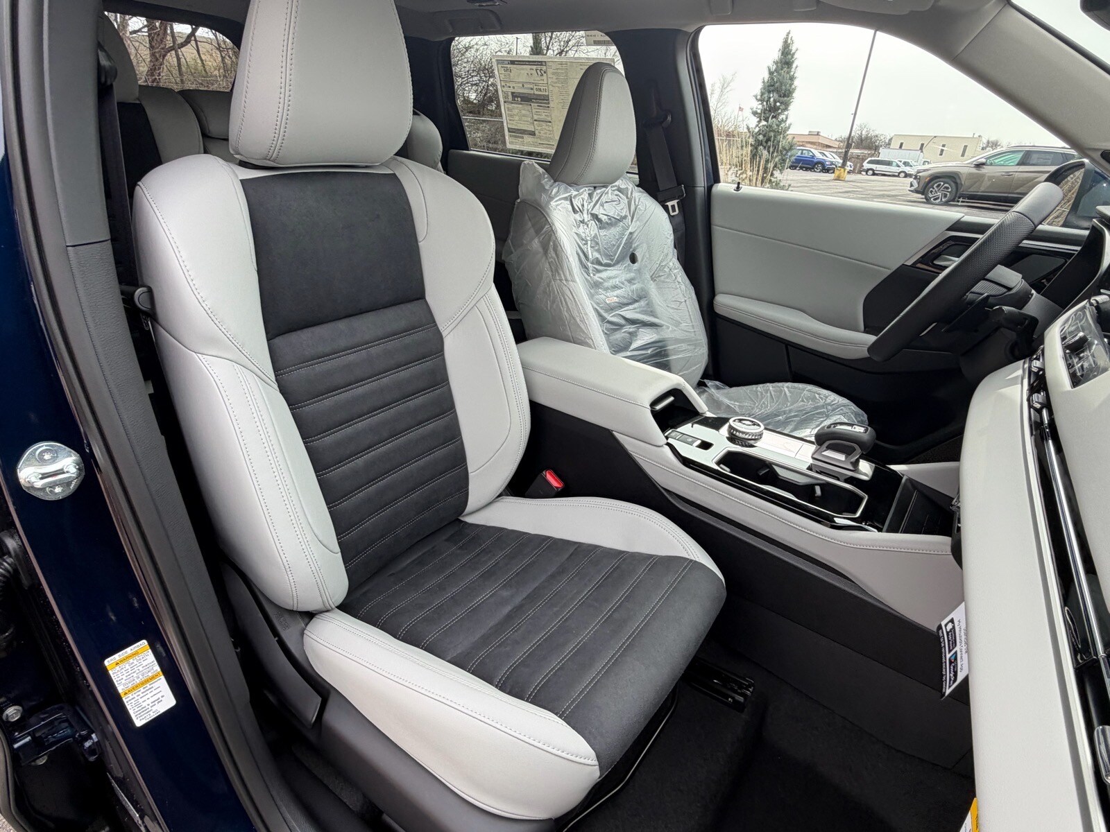 2026 Mitsubishi Outlander SE - Photo 12