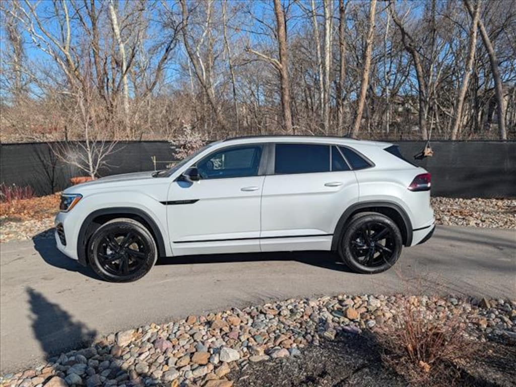 Used 2025 Volkswagen Atlas Cross Sport 2.0T SEL R-Line Black SUV
