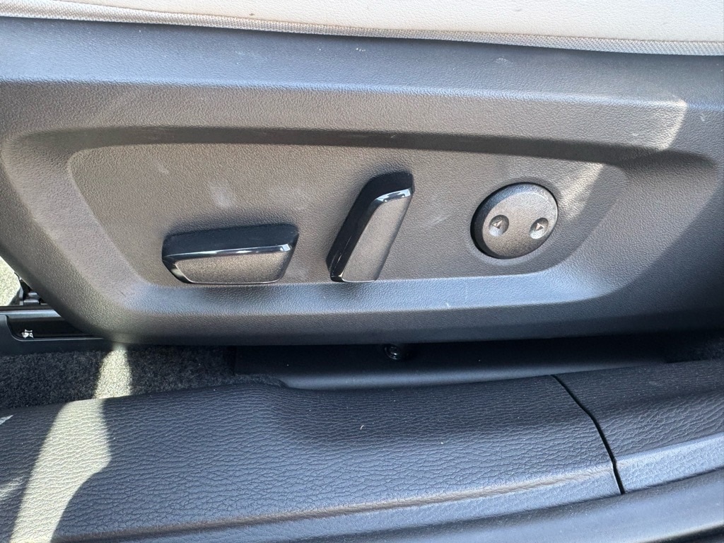 2025 Mitsubishi Outlander SE - Photo 24