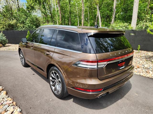 2022 Lincoln Aviator Grand Touring photo 3