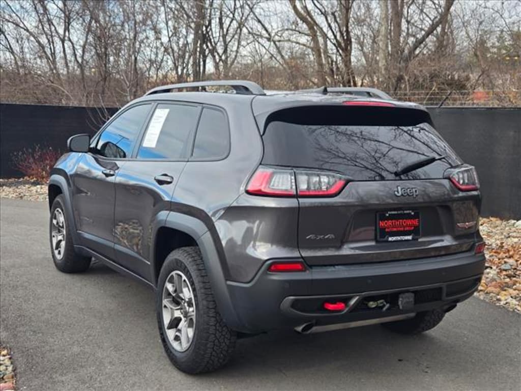 Used 2020 Jeep Cherokee Trailhawk SUV