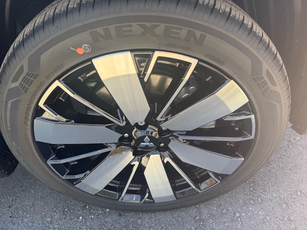 2025 Mitsubishi Outlander SE - Photo 9