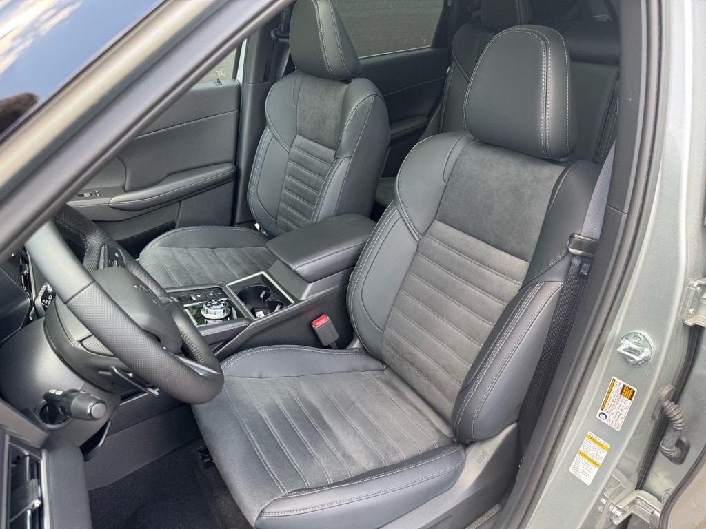 2025 Mitsubishi Outlander Plug-in Hybrid SE - Photo 22