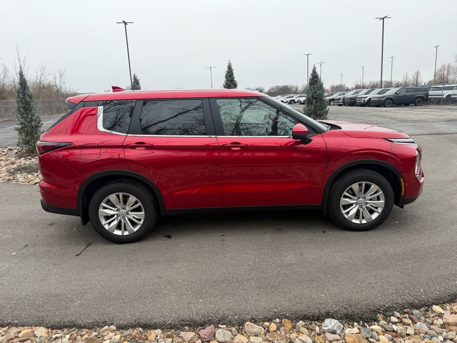 2026 Mitsubishi Outlander ES - Photo 6