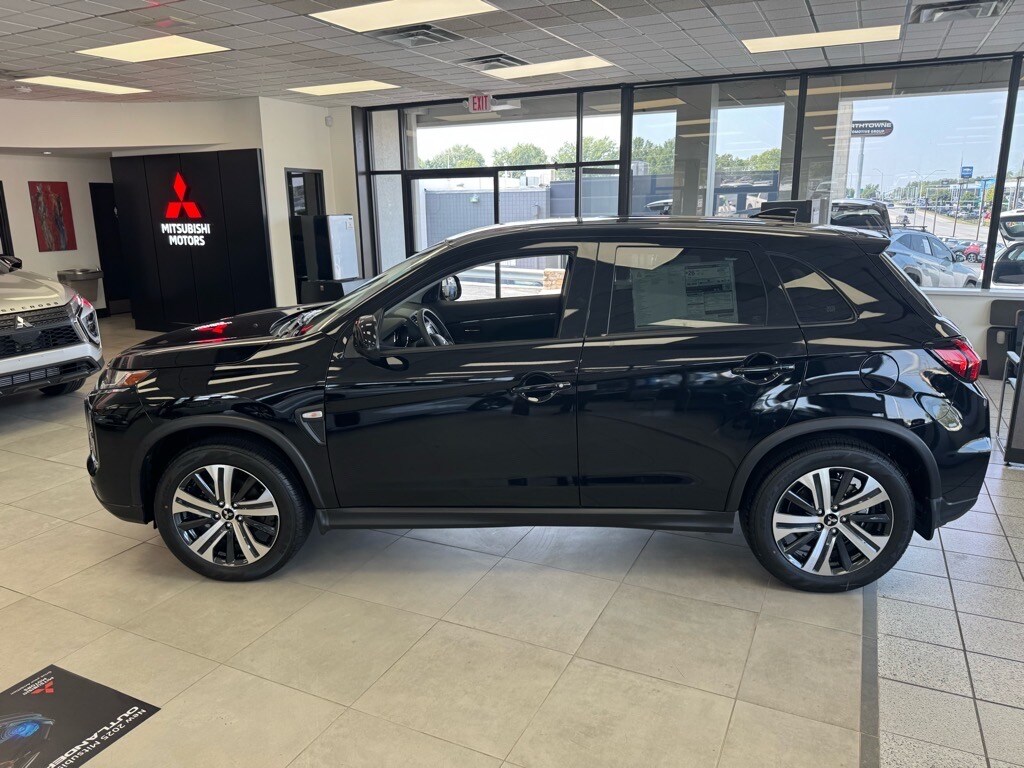 2025 Mitsubishi Outlander Sport ES photo 2