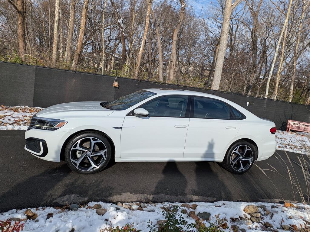Used 2021 Volkswagen Passat 2.0T R-Line Sedan