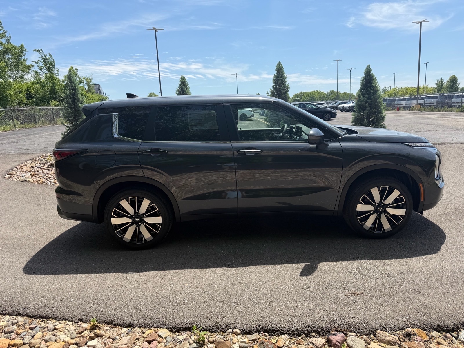 2026 Mitsubishi Outlander SE - Photo 6