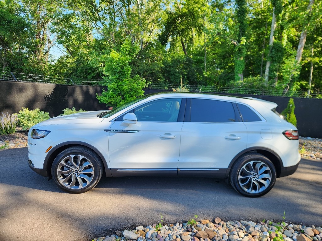Used 2022 Lincoln Nautilus Reserve with VIN 2LMPJ8K92NBL13014 for sale in Kansas City