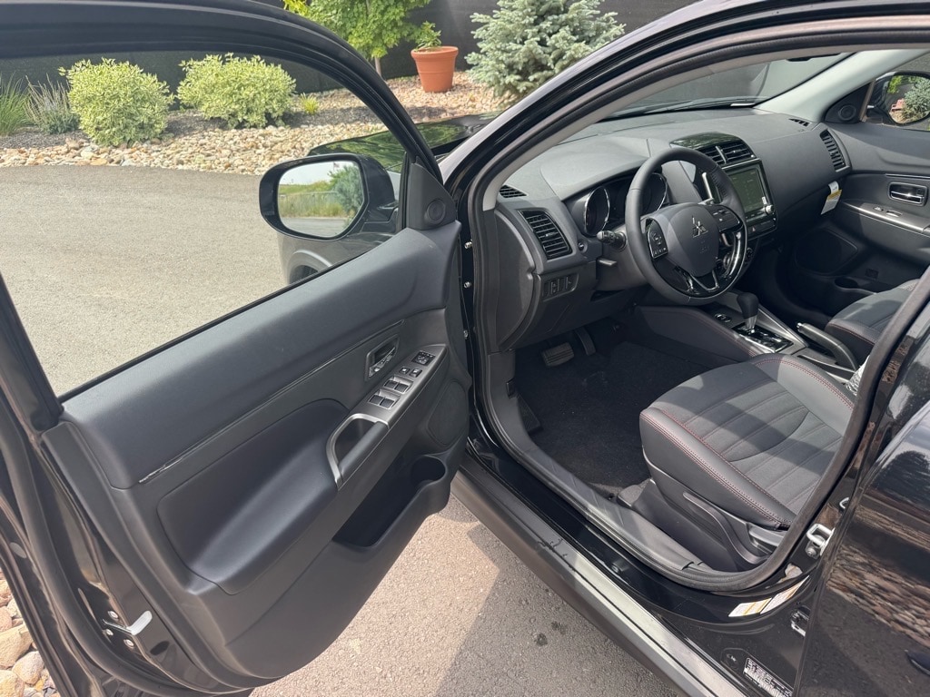 2025 Mitsubishi Outlander Sport SE - Photo 20