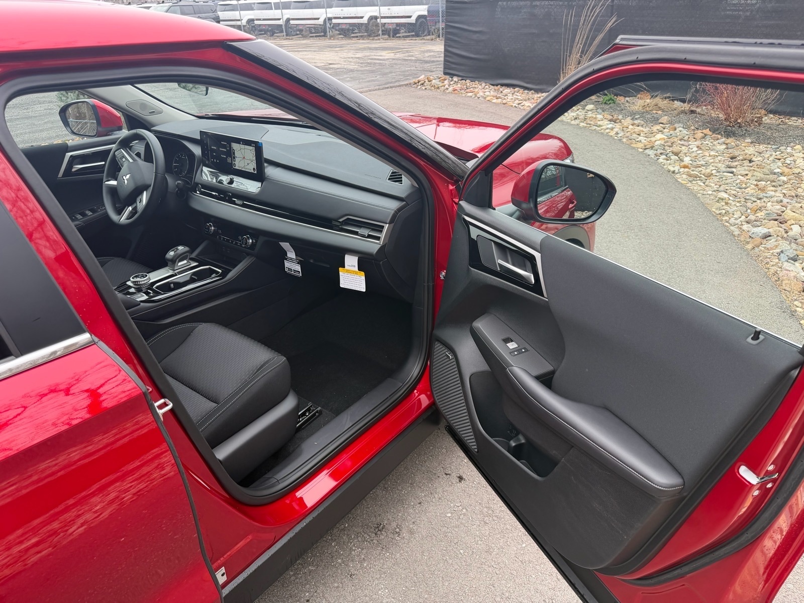 2026 Mitsubishi Outlander ES - Photo 11