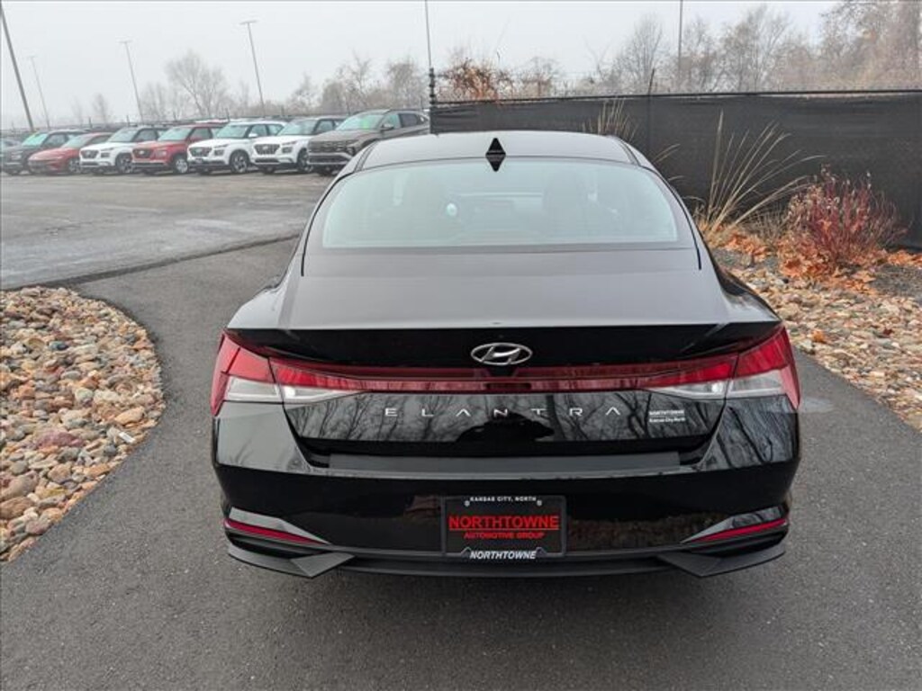 Used 2023 Hyundai Elantra SEL Sedan
