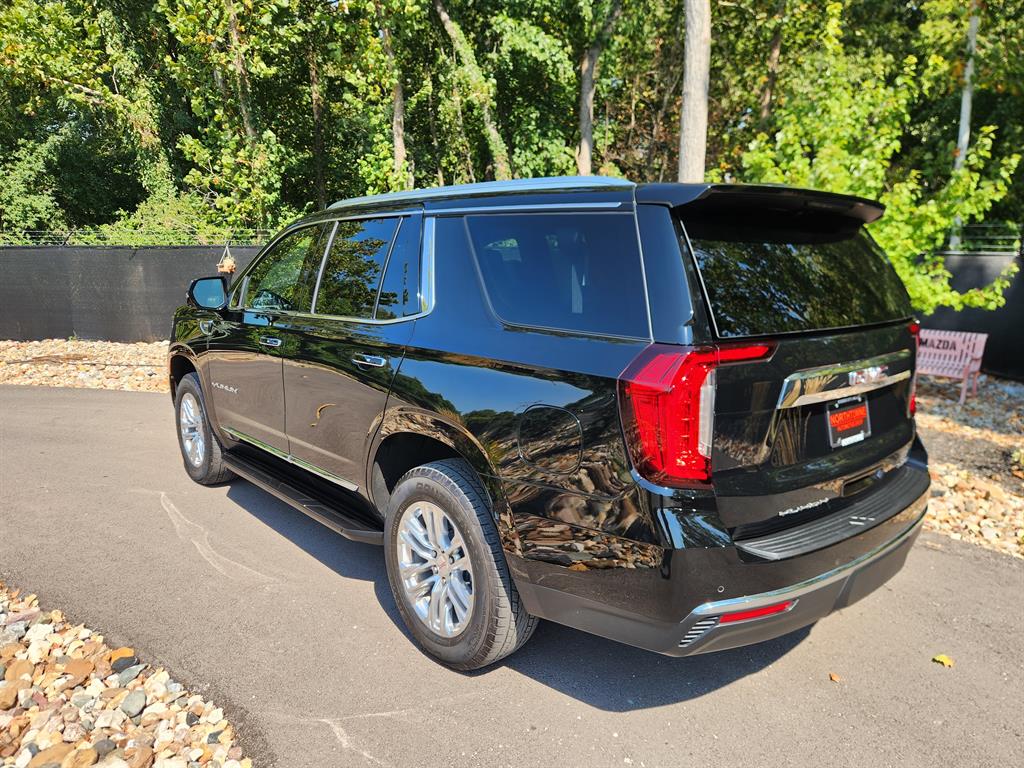 2023 Gmc Yukon SLT photo 3