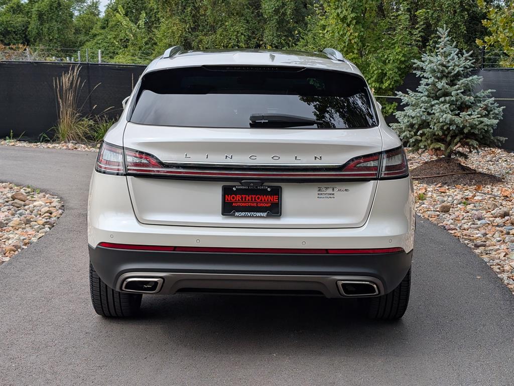 2019 Lincoln Nautilus Reserve photo 4