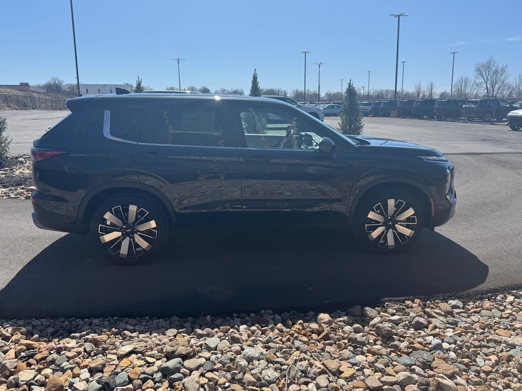 2025 Mitsubishi Outlander SE - Photo 6