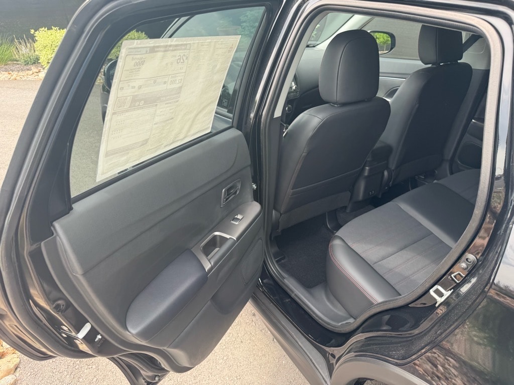 2025 Mitsubishi Outlander Sport SE - Photo 17