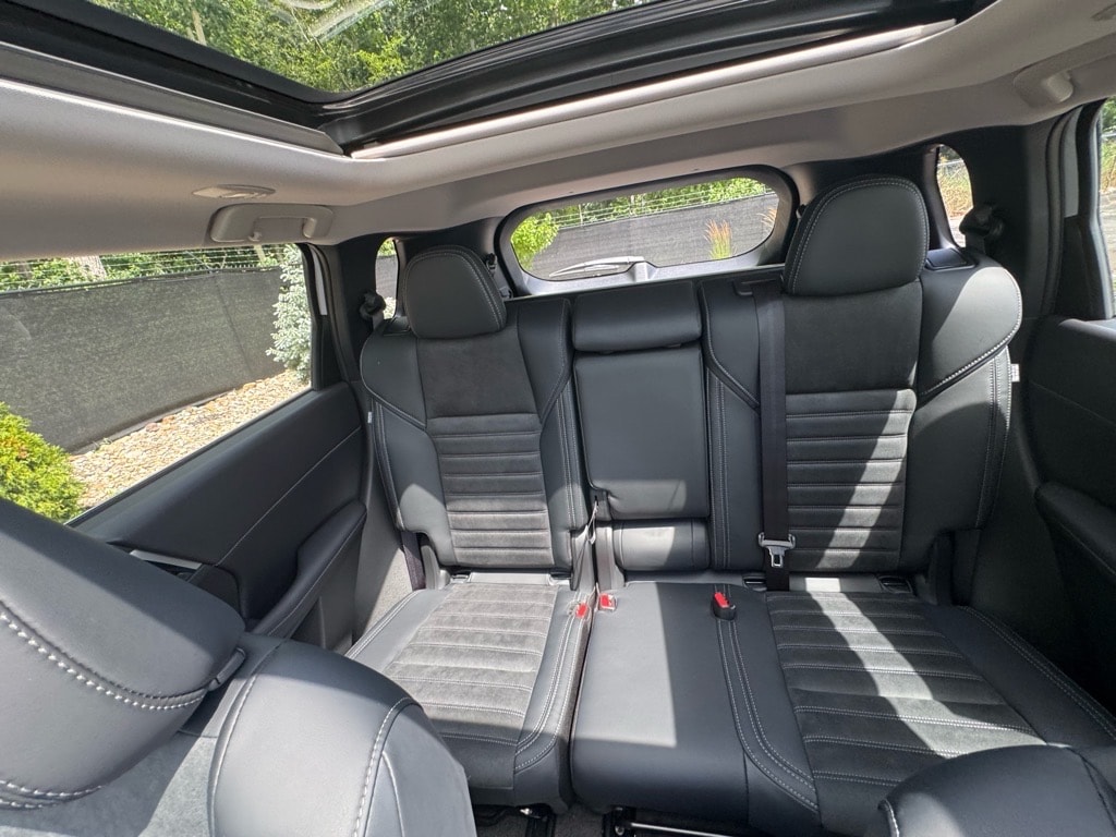 2025 Mitsubishi Outlander Plug-in Hybrid SE - Photo 38