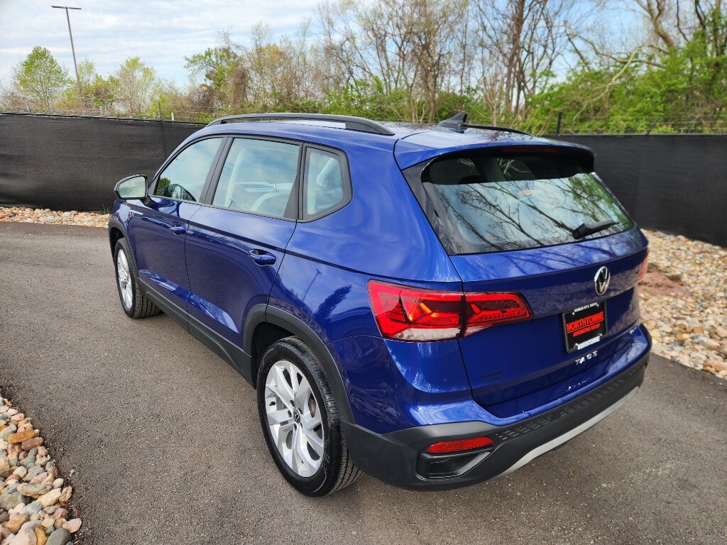 2023 Volkswagen Taos S photo 3