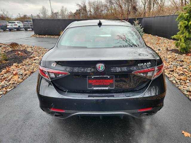 2024 Alfa Romeo Giulia Ti photo 4