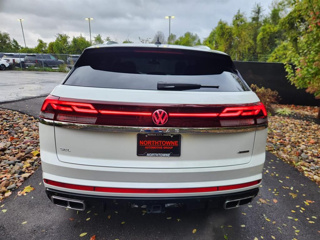 Used 2025 Volkswagen Atlas Cross Sport 2.0T SEL Premium R-Line SUV