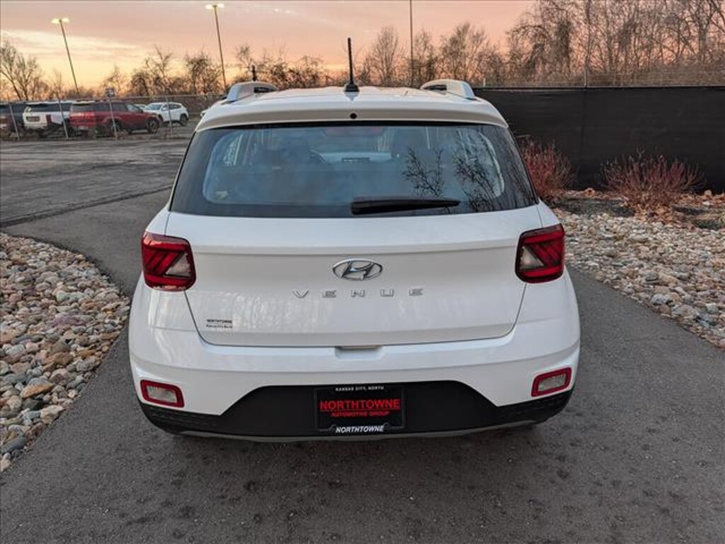 Used 2025 Hyundai Venue SUV
