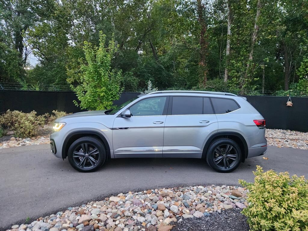 Used 2022 Volkswagen Atlas 3.6L V6 SEL R-Line SUV