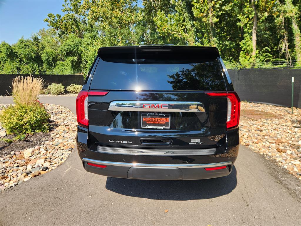 2023 Gmc Yukon SLT photo 4