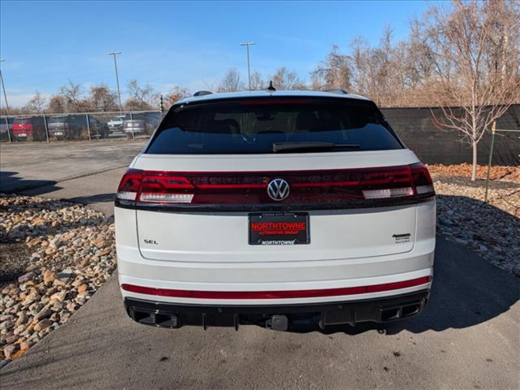 Used 2025 Volkswagen Atlas Cross Sport 2.0T SEL R-Line Black SUV