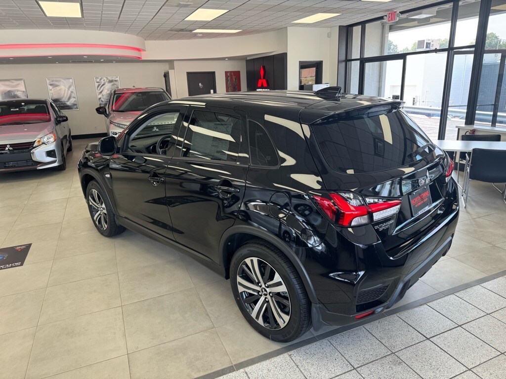 2025 Mitsubishi Outlander Sport ES photo 3