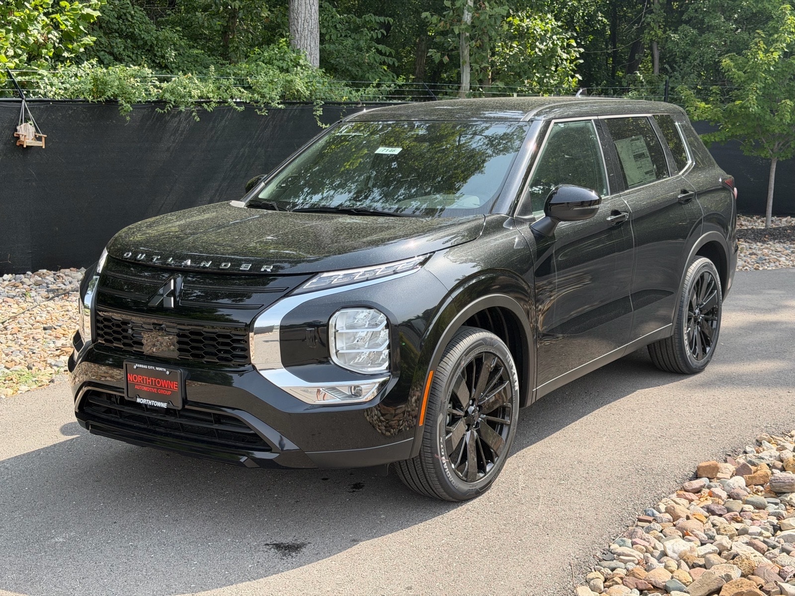 2026 Mitsubishi Outlander LE