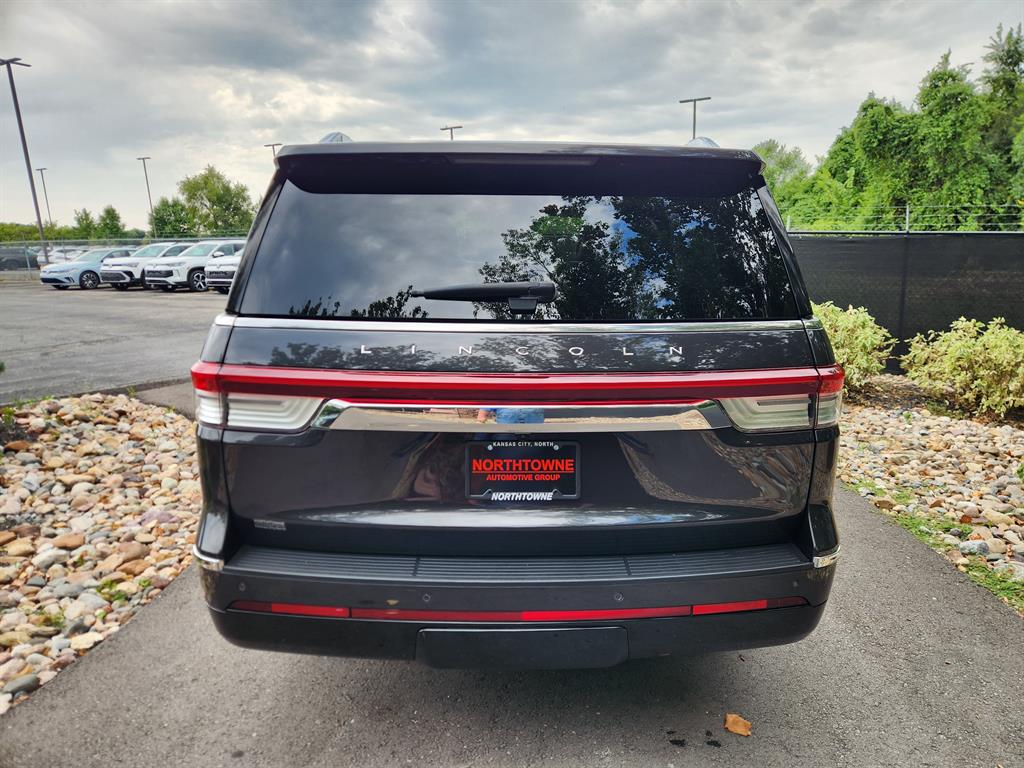 2023 Lincoln Navigator Reserve photo 2