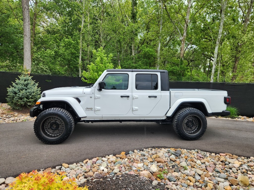 Used 2023 Jeep Gladiator Overland with VIN 1C6HJTFG9PL521286 for sale in Kansas City