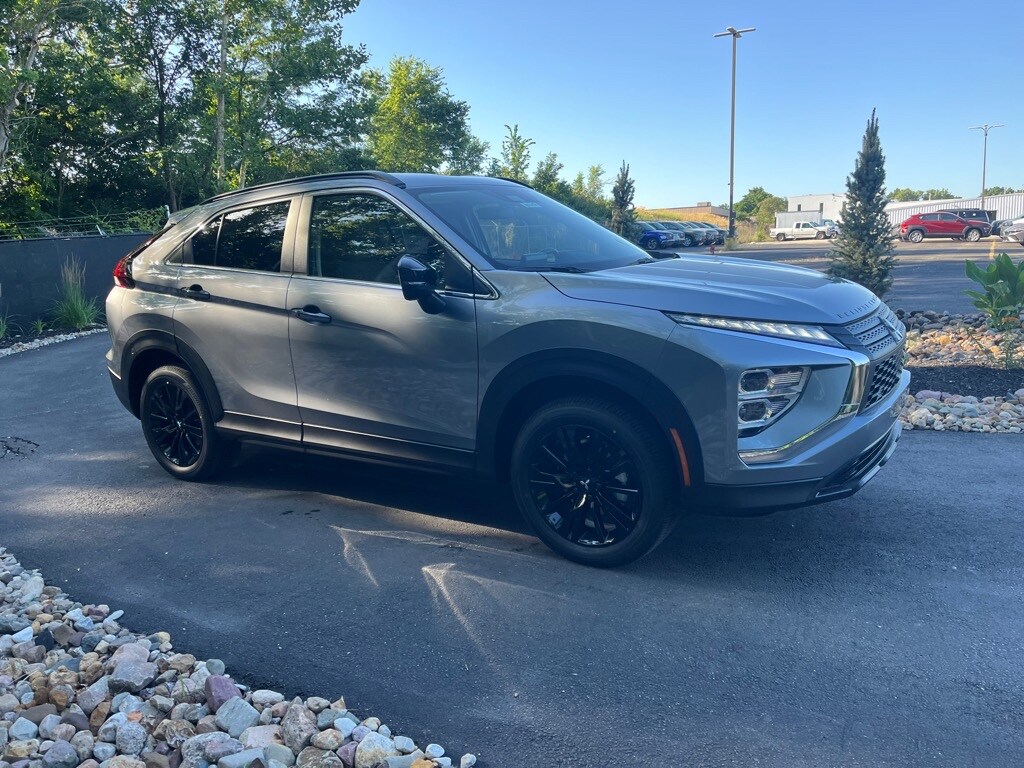 2024 Mitsubishi Eclipse Cross photo 3