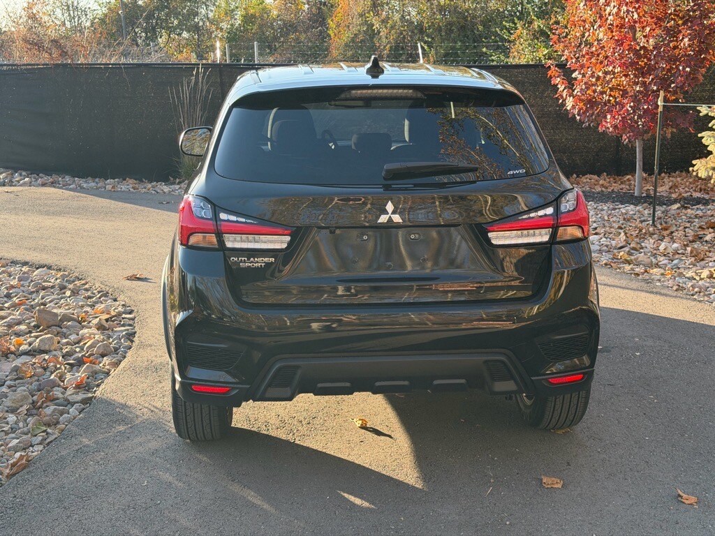 2025 Mitsubishi Outlander Sport ES photo 3