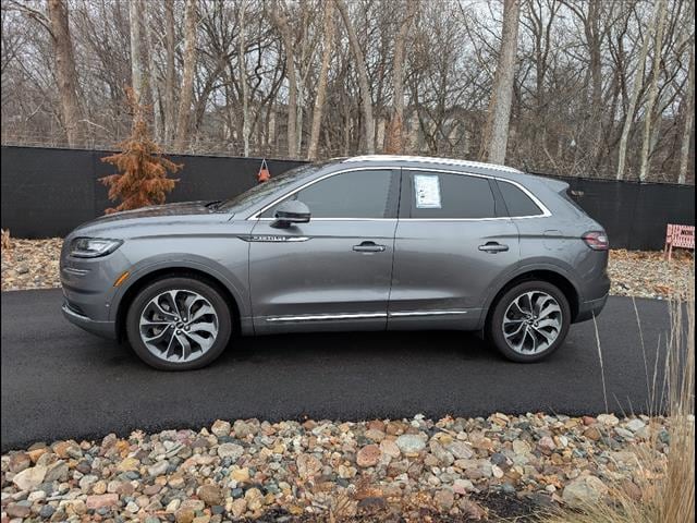 Used 2021 Lincoln Nautilus Reserve with VIN 2LMPJ8K96MBL02922 for sale in Kansas City, MO