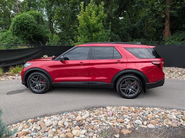 Used 2025 Ford Explorer ST with VIN 1FMWK8GC8SGA95237 for sale in Kansas City