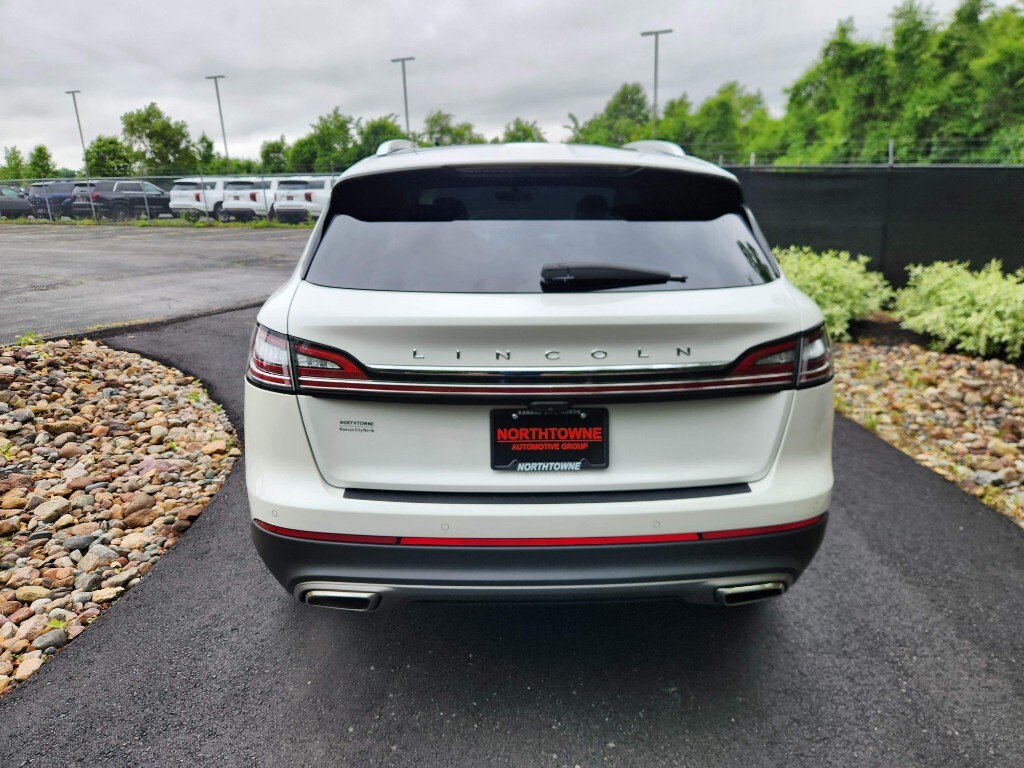 2022 Lincoln Nautilus Reserve photo 4