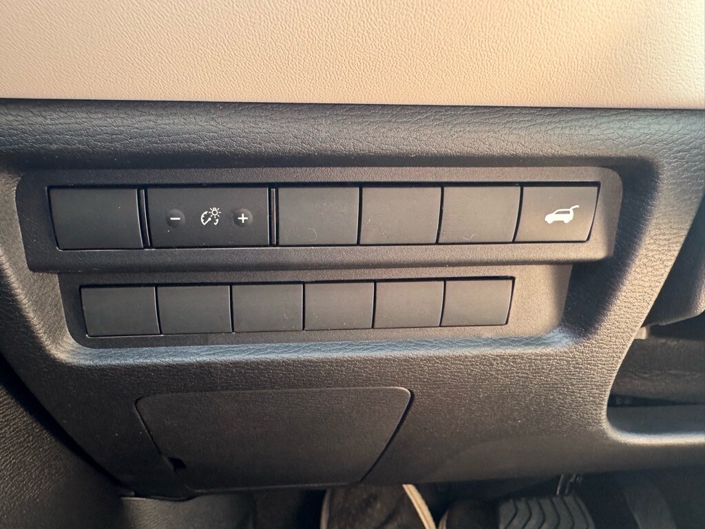 2025 Mitsubishi Outlander SE - Photo 25