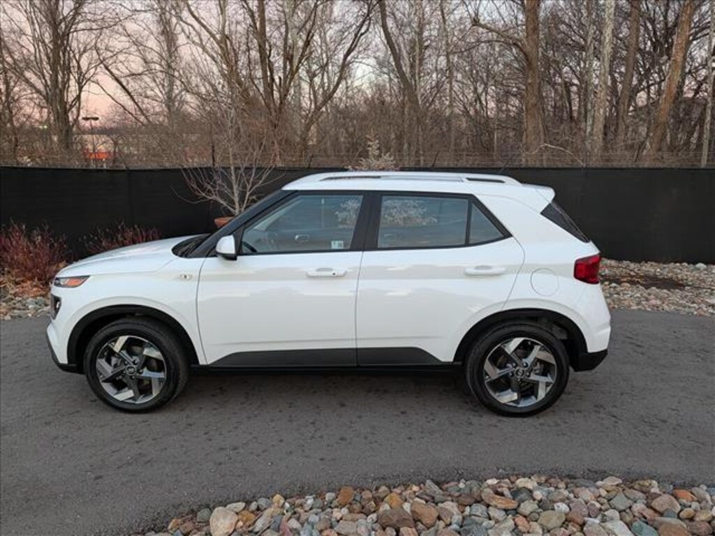 Used 2025 Hyundai Venue SUV