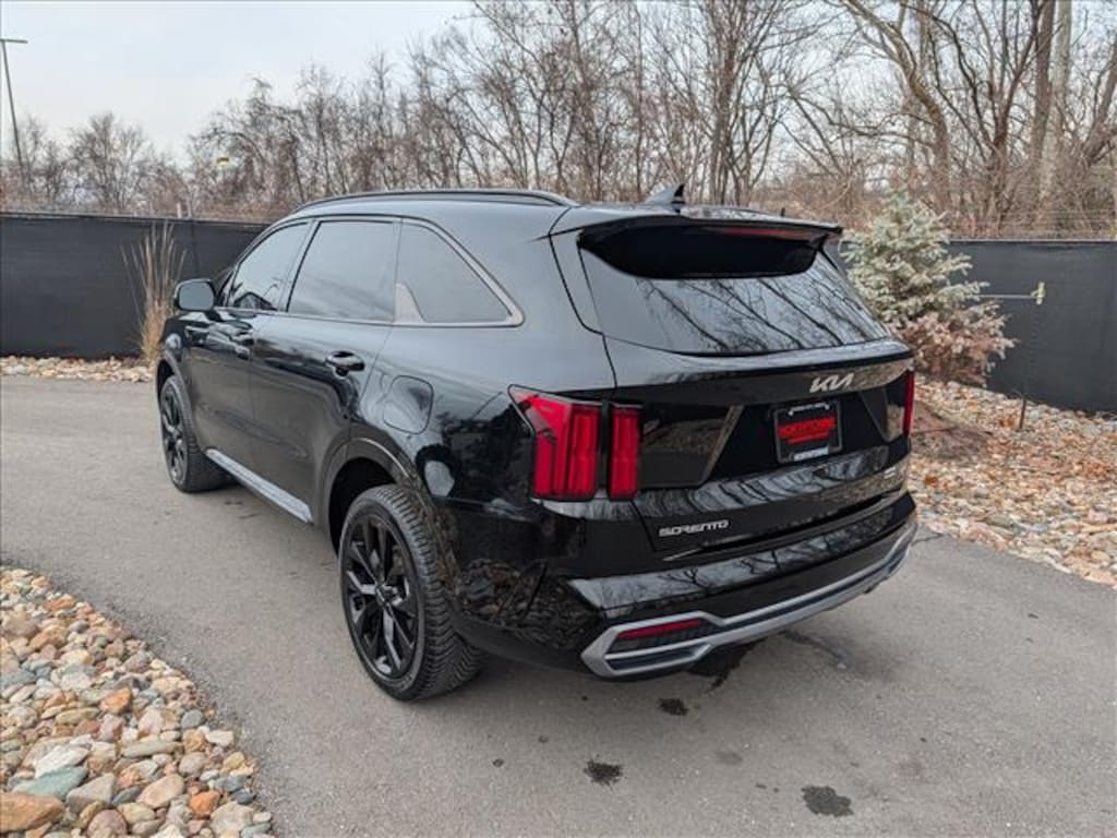 Used 2023 Kia Sorento SX SUV