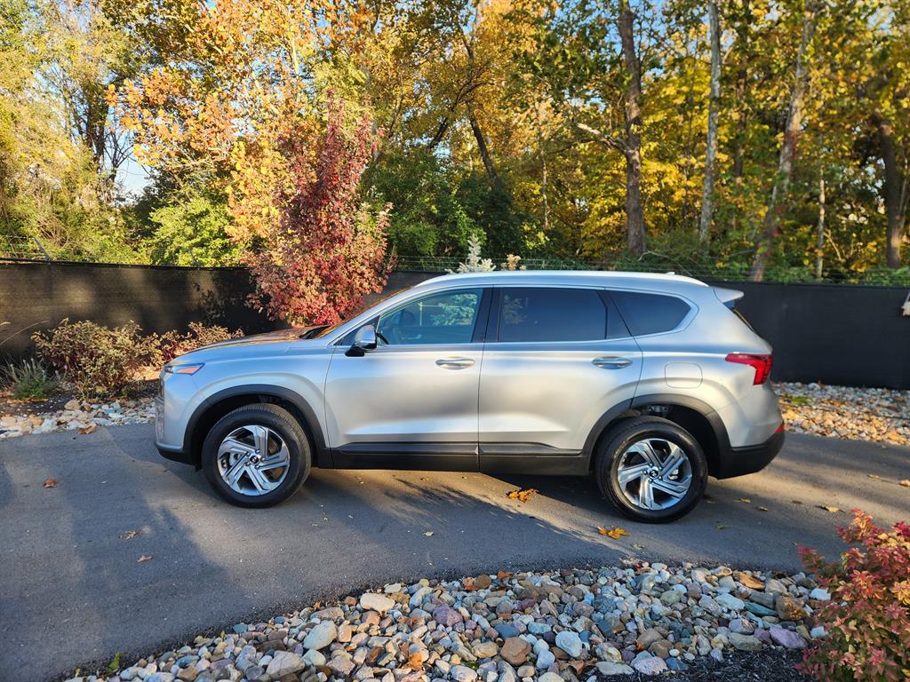 2023 Hyundai Santa Fe SEL photo 2
