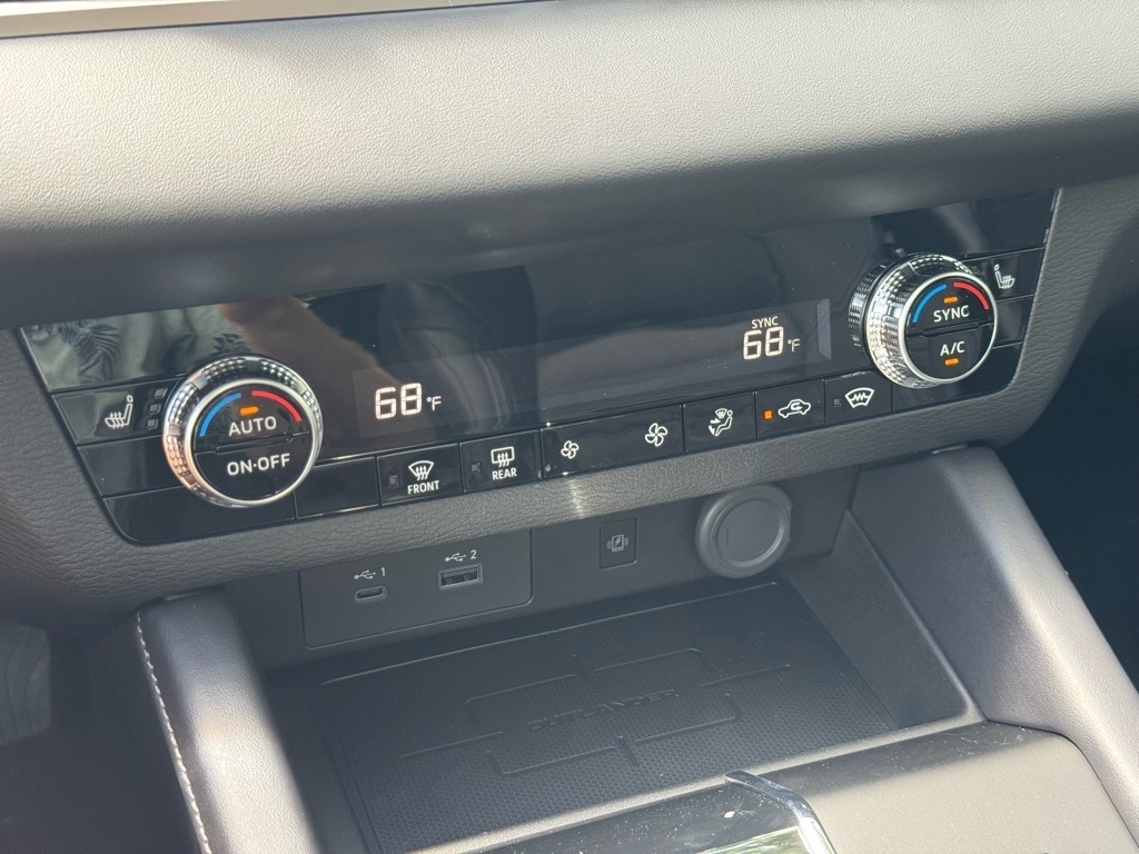 2025 Mitsubishi Outlander Plug-in Hybrid SE - Photo 32