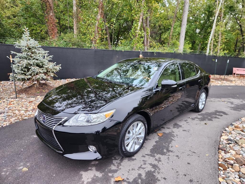 Used 2015 Lexus ES 300h Sedan