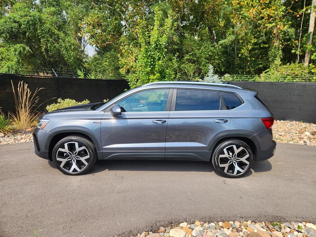 Used 2022 Volkswagen Taos 1.5T SEL 4MOTION SUV