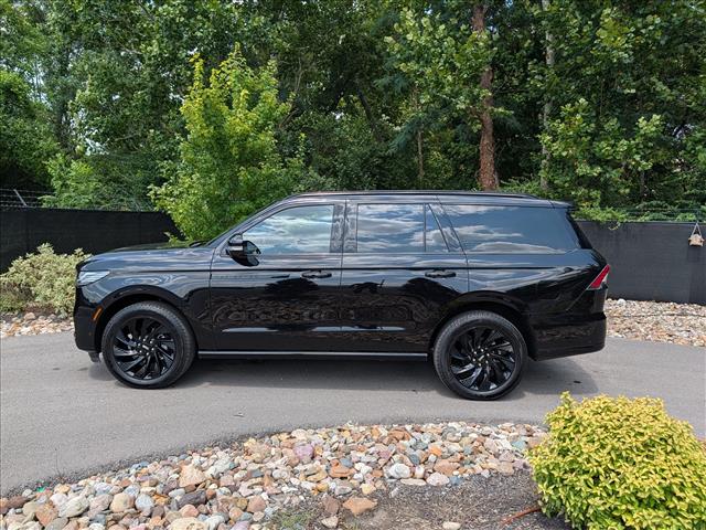 Used 2025 Lincoln Navigator Reserve with VIN 5LMJJ2LG0SEL00609 for sale in Kansas City