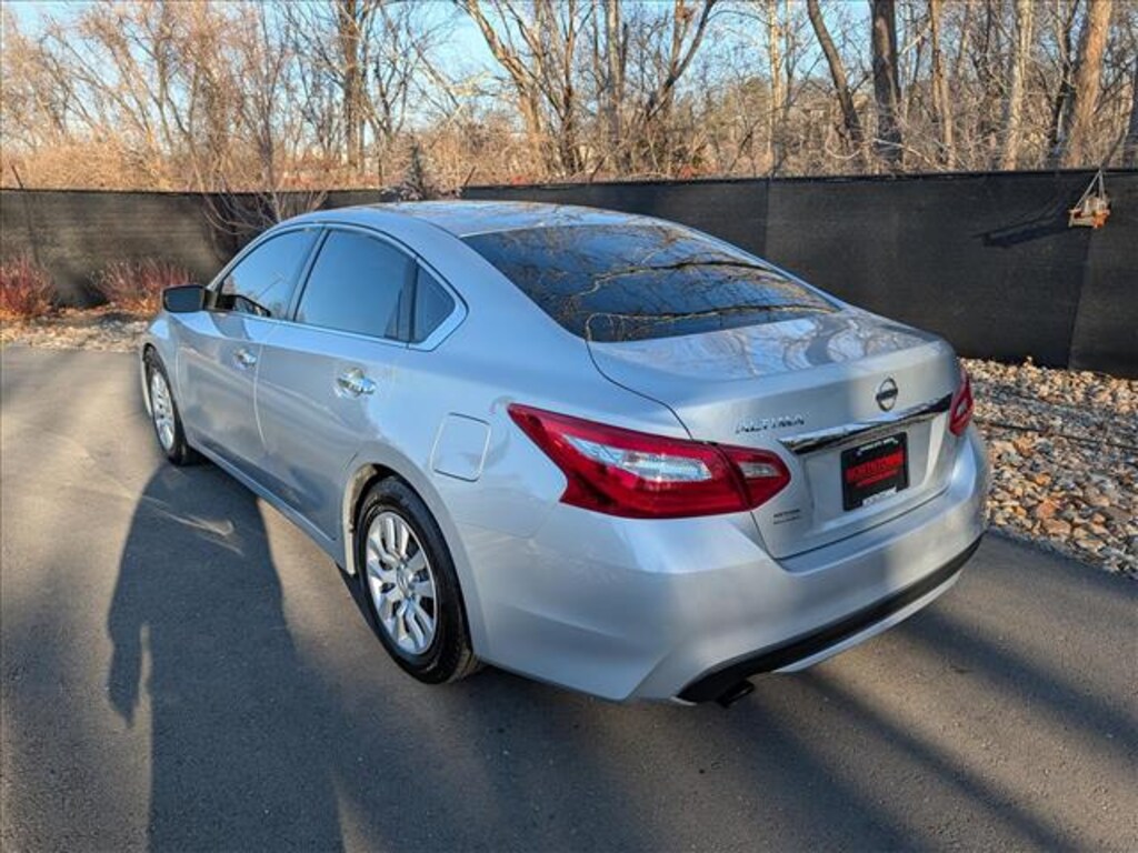 Used 2017 Nissan Altima 2.5 Sedan