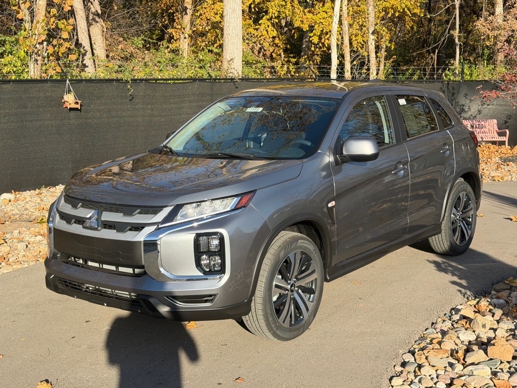 2025 Mitsubishi Outlander Sport ES's photo